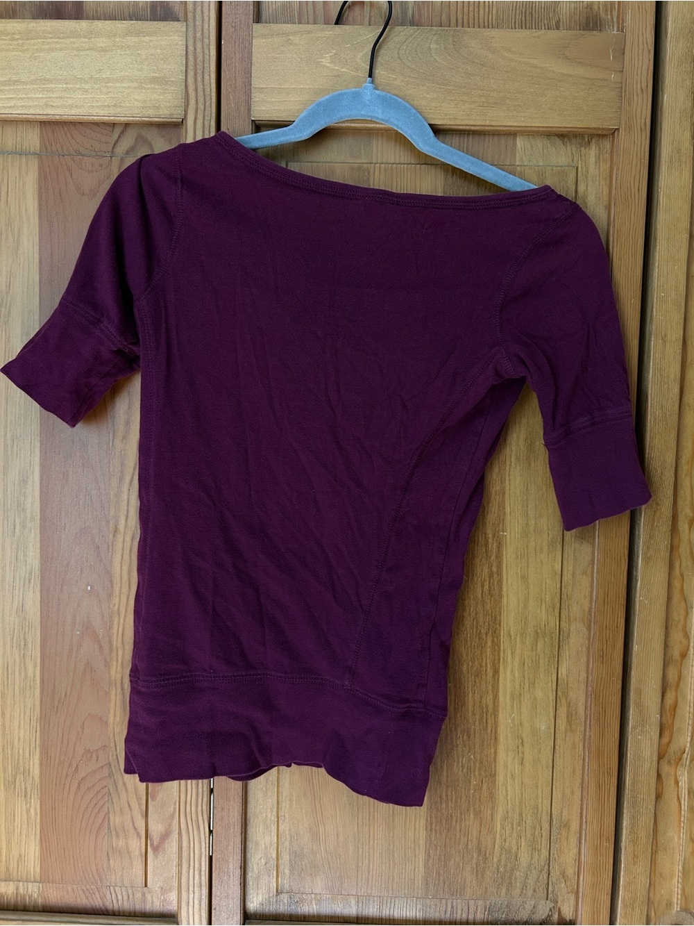 Women's 2000s Button Henley Top in Plum - Picture 3 of 3